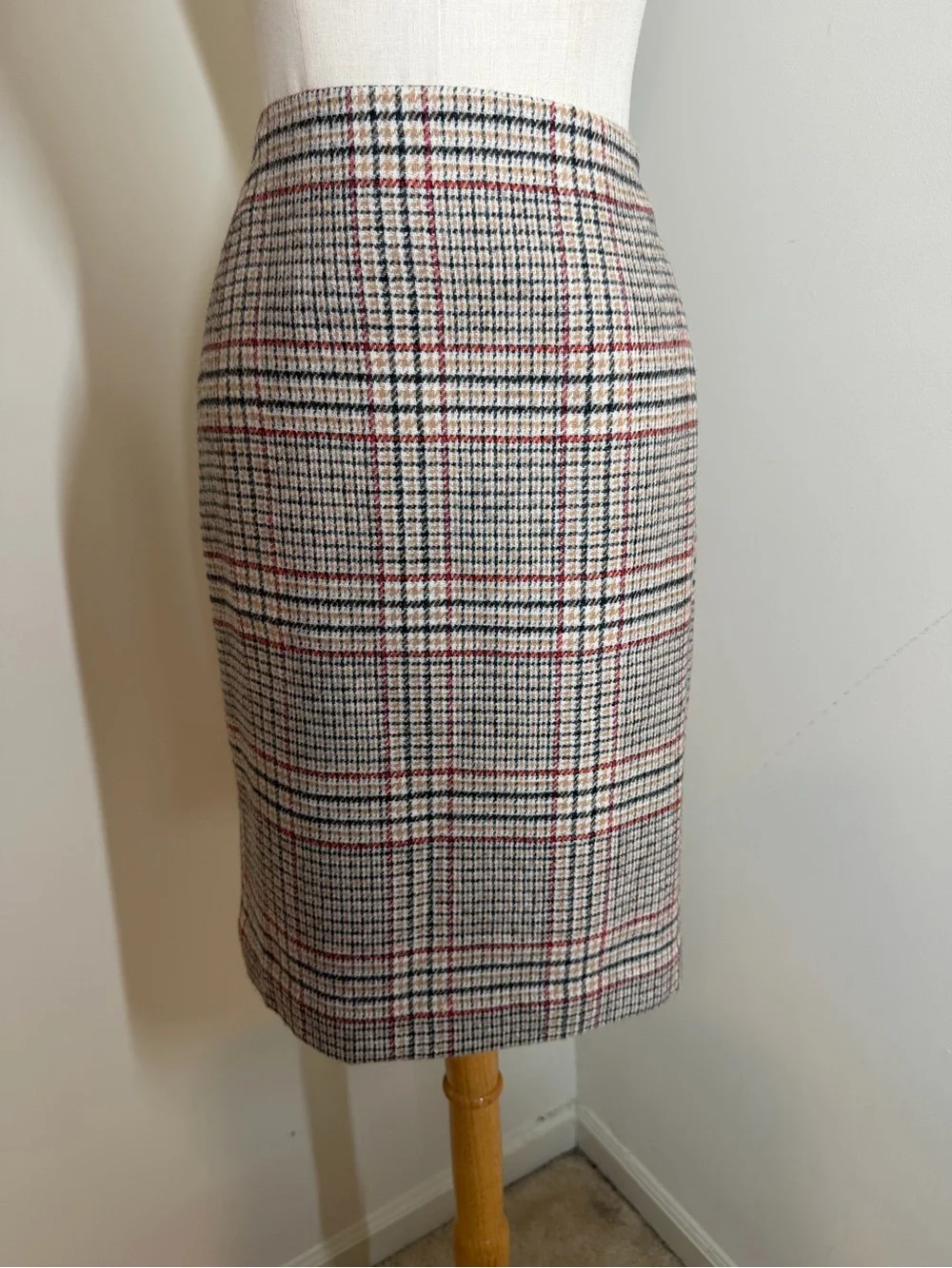 Talbots Petites Beige Plaid Knee Length -SZ 8P- Vented Lined Pencil Skirt